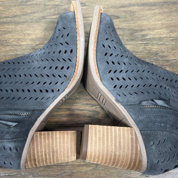 TOMS Majorca Peep Toe Boot Forged Iron Gray Suede Perforated Leaf Sz 6.5 NIB - Picture 4 of 8
